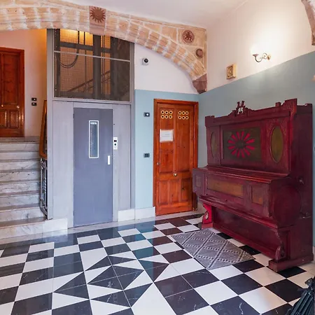 Domàtio Melissa Summer