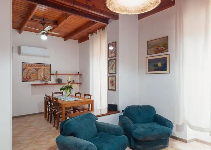 Domatio Melissa Summer